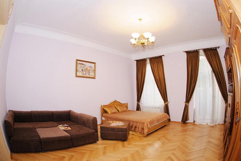 Luxury Apartment Near Rynok Square Lviv Exterior photo